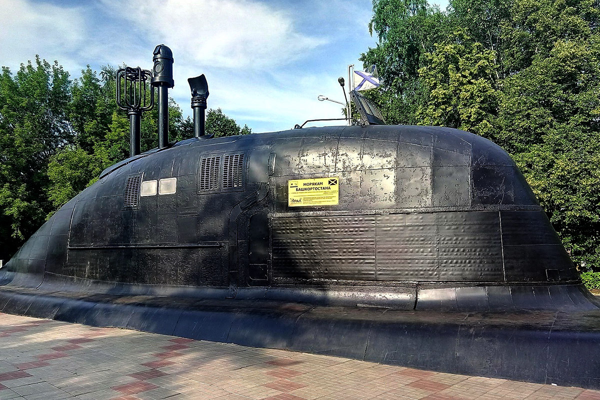 Подводная лодка в парке Победы Уфа